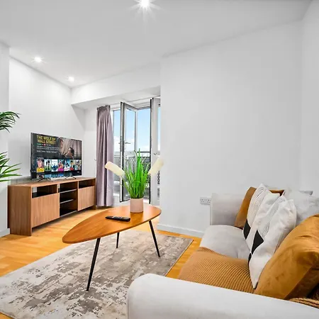 Elegant Two-bedroom - Location - Private Parking - Balconies 1109m *